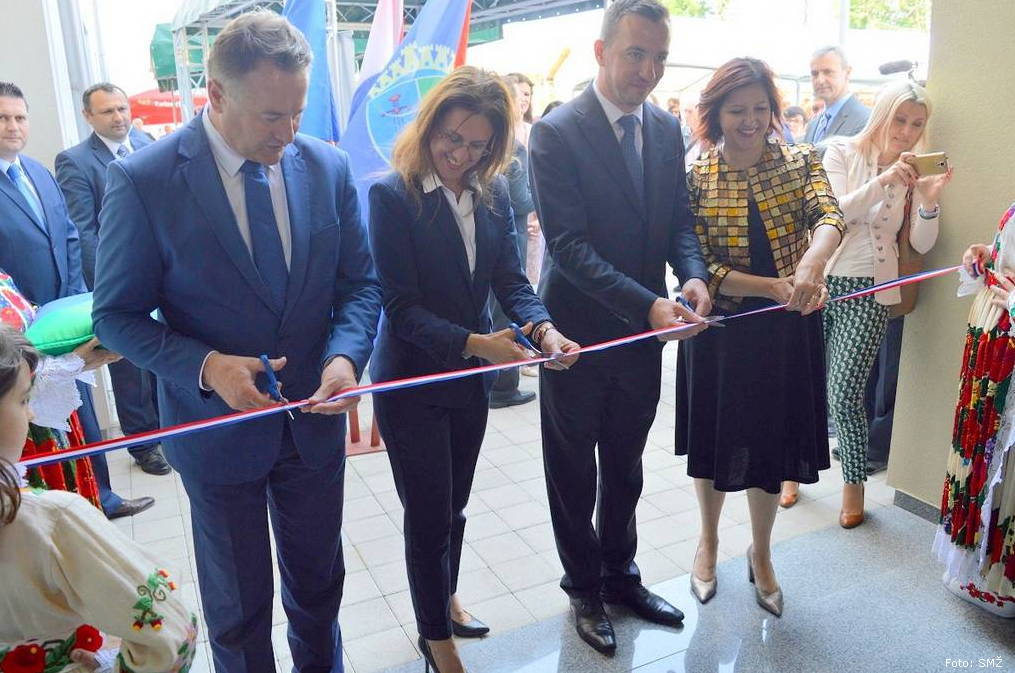 dom za starije glina otvaranje