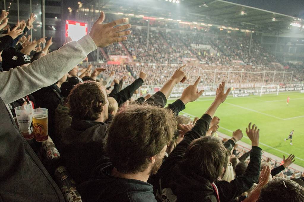 football 1908717 1280