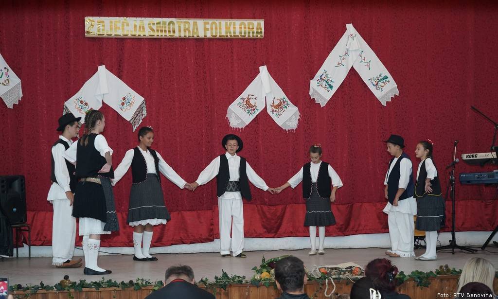 2 djecja smotra folklora