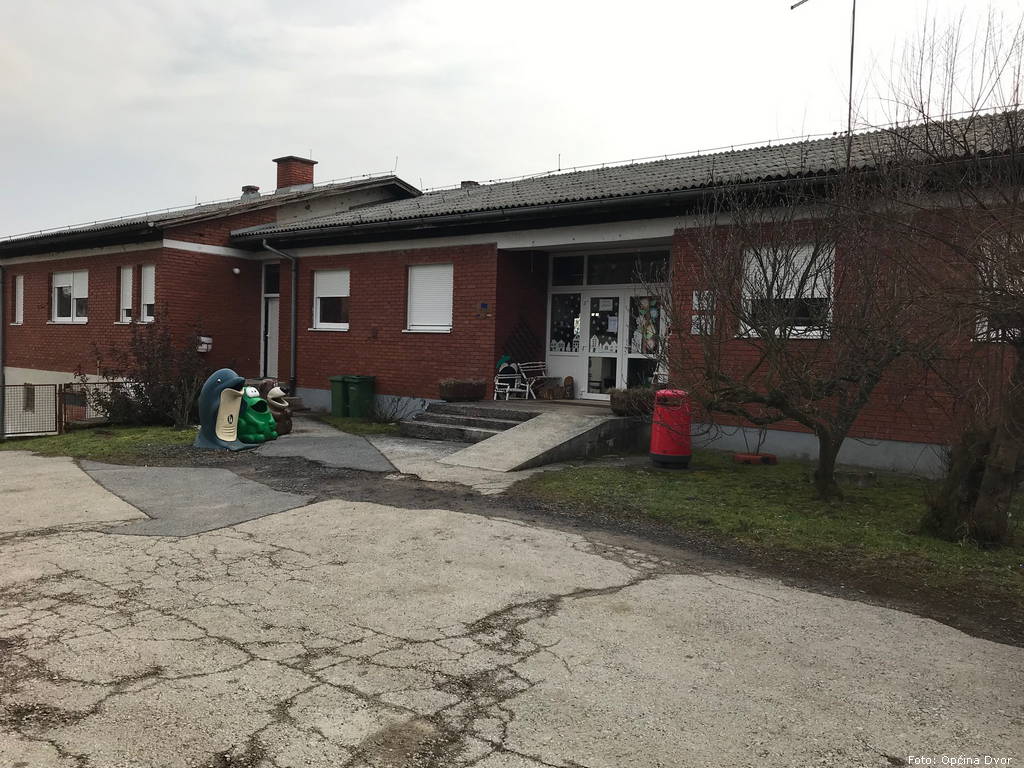 dvor na uni vrtic