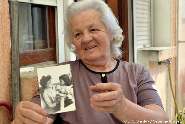Milka kao mlada, i danas drži fotografiju kad je bila devojčica milka curgus