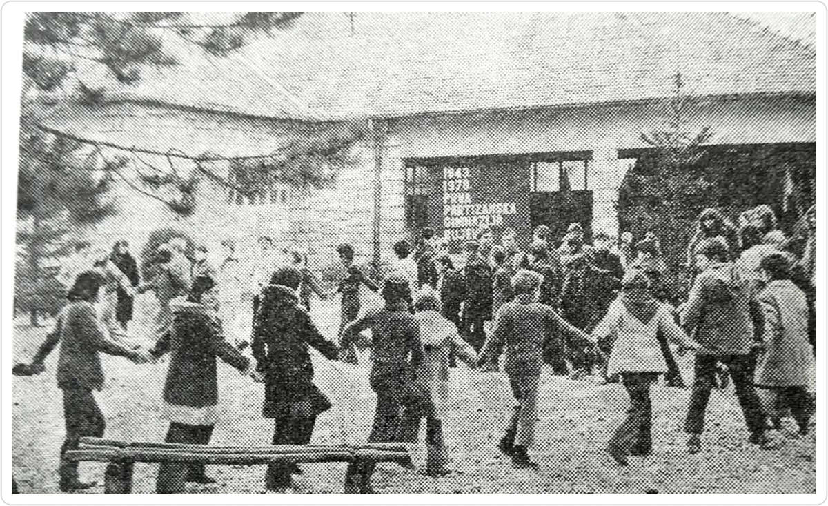 Rujevački đaci na proslavi godišnjice Prve partizanske gimnazije rujevacki djaci
