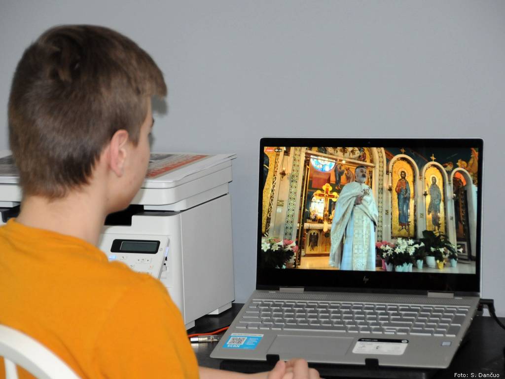 Vaskrs preko interneta