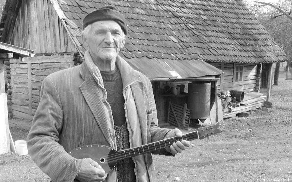 Razmak između nas se ionako mjeri kilometrima – Lazo Vojnović lazo vojnovic