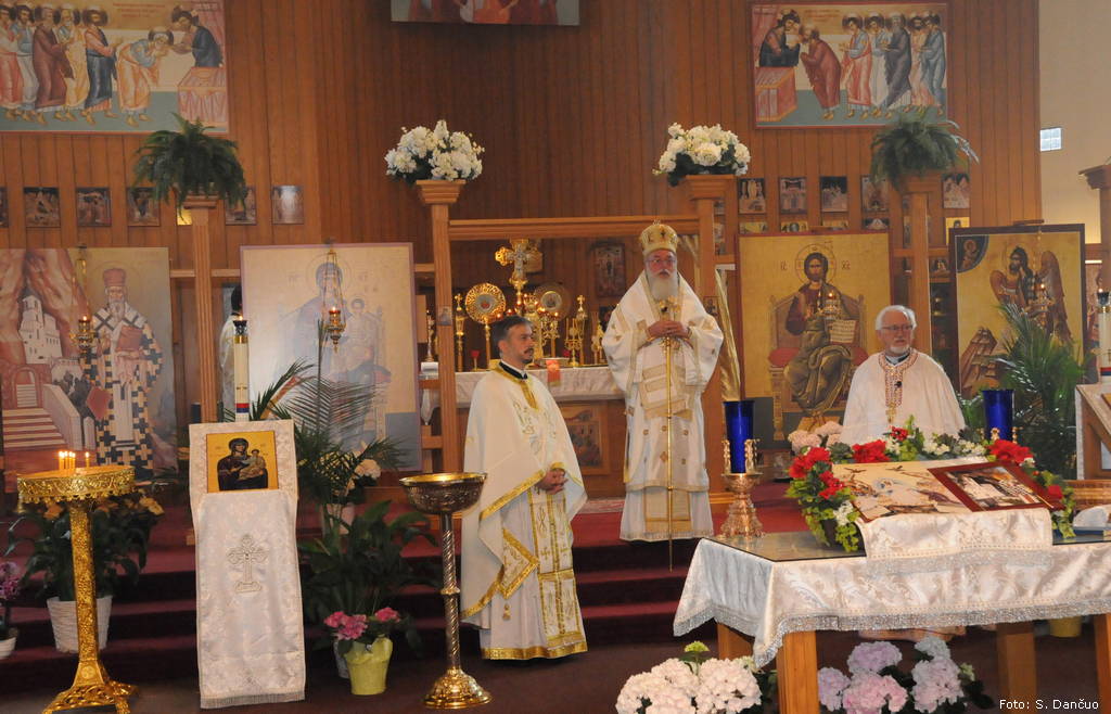 Svetom arhijerejskom liturgijom obelezna Slava Sv. Vasilija Ostroskog u Cikagu