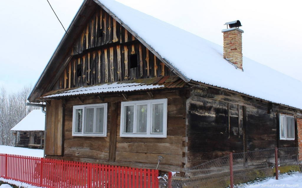 Drvena kuća u Balincu nakon potresa | Foto: Vladimir Jurišić drvena kuca u balincu