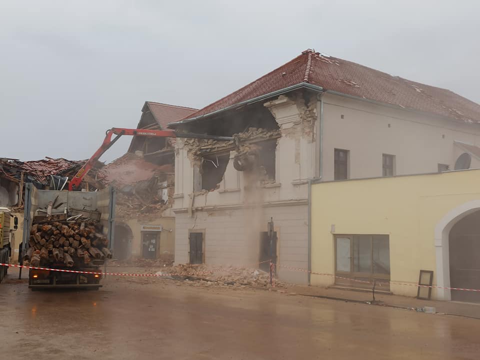 Uništeni Parohijski dom u Petrinji | Foto: Petrinjska parohija