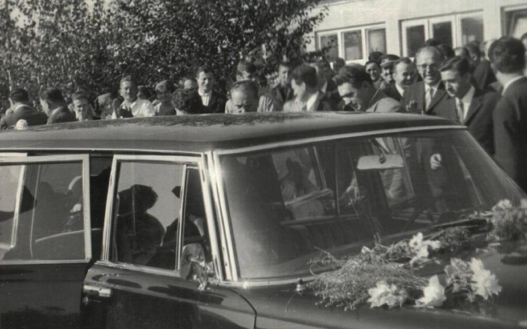Predsjednik Tito u Pamučnoj predionici Glina