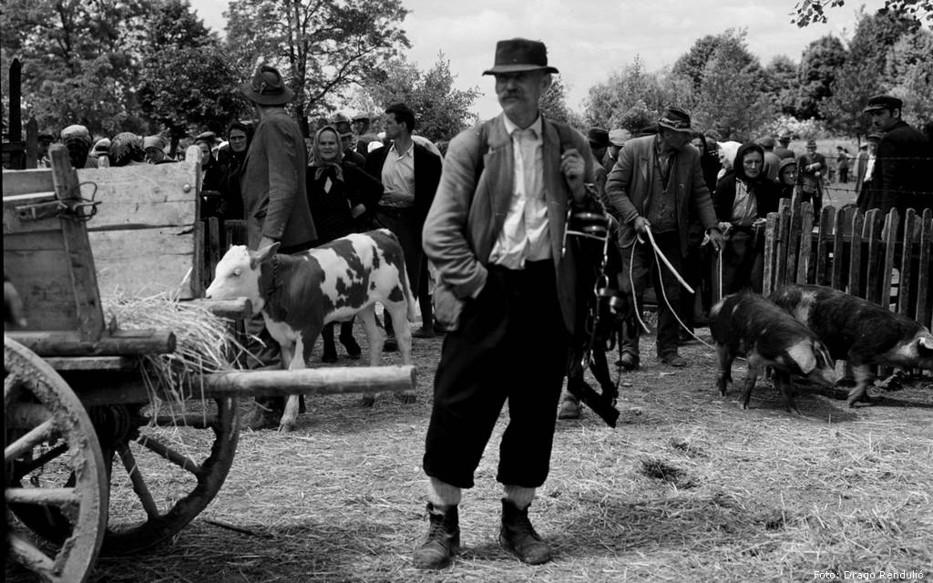 Banijski seljak na tjednom sajmu u Glini 1961. | Foto: Drago Rendulić Banijski seljak na tjednom sajmu u Glini 1961 FOTO Drago Rendulic