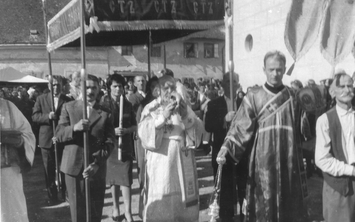 large 01 Posvećenje nove crkve u Glini 1963 1 