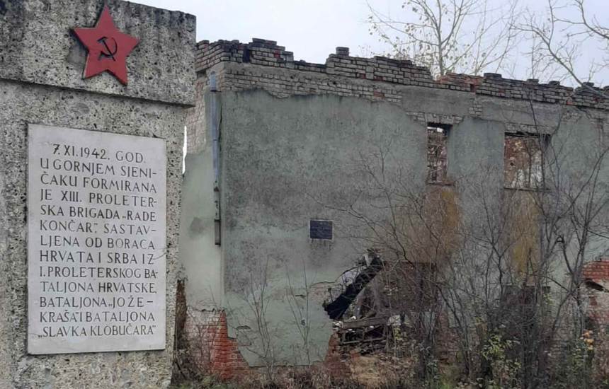 Zgrada bivše osnovne škole Hasan Kikić u Gornjem Sjeničaku
