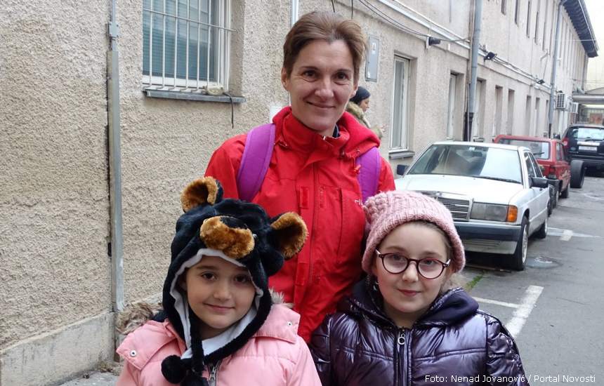 Dragana Tarbuk s kćerkama Nikolinom i Milicom