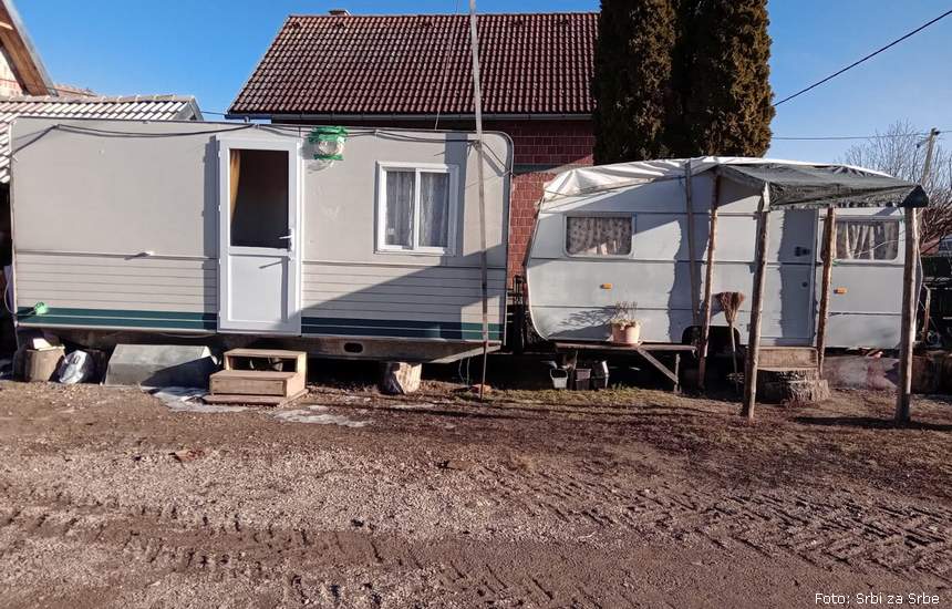 Težak život u kamp kućicama