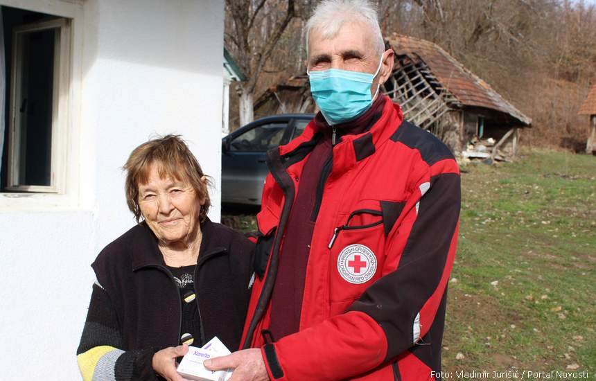 Smiljka Crevar i Đorđe Pajić iz Crvenog križa