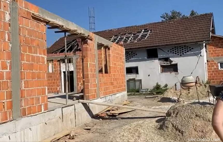 kuca u izgradnji ljudi za ljude