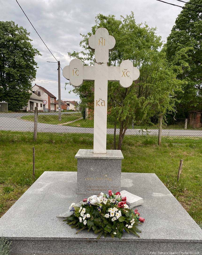 Spomen-obilježje posvećeno stradalim stanovnicima Medara i susjedne Trnave
