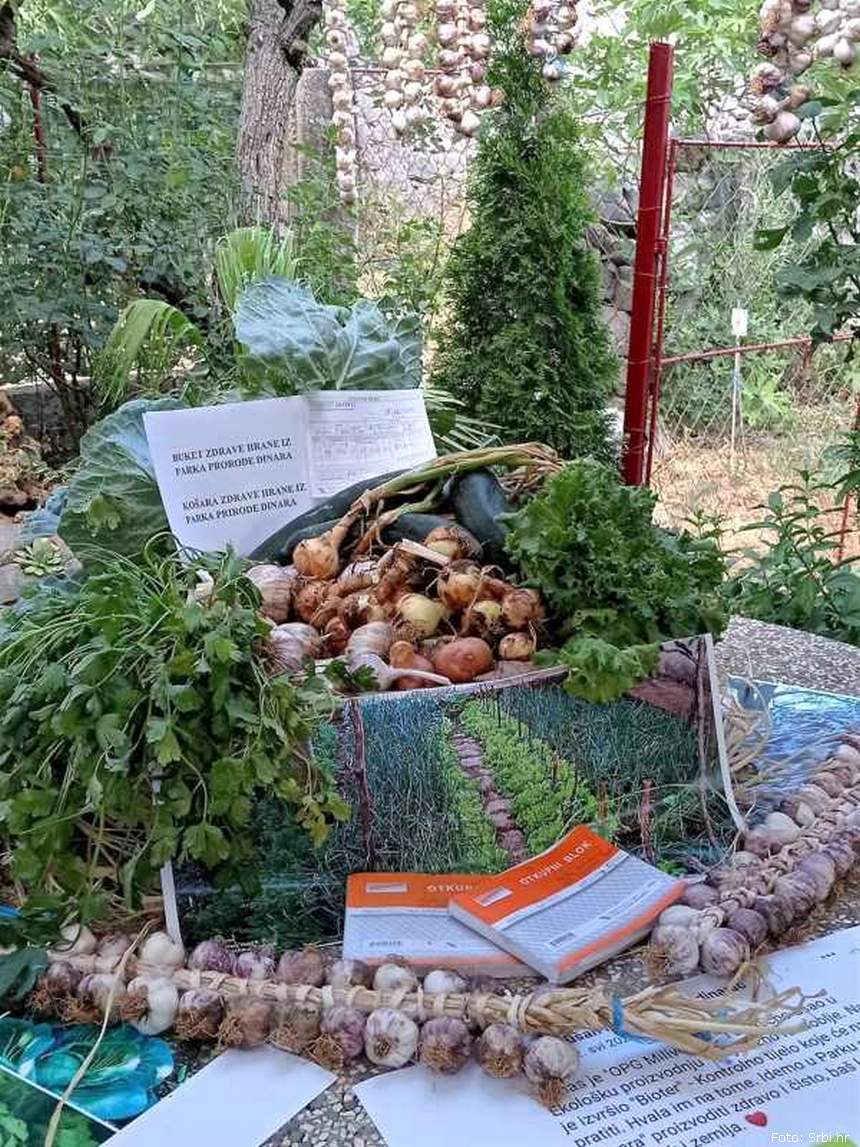 Jedi vitamine a ne pesticide iz PP Dinara Dusan Milivojevic Podinarac