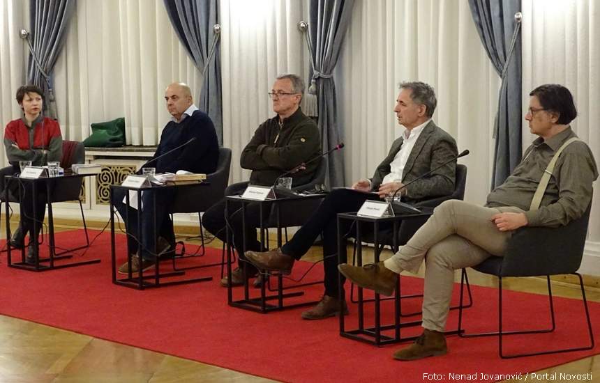 Moderatorica Aneta Vladimirov, Ivo Goldstein, Čedomir Višnjić, Milorad Pupovac i Tihomir Ponoš | Foto: Nenad Jovanović