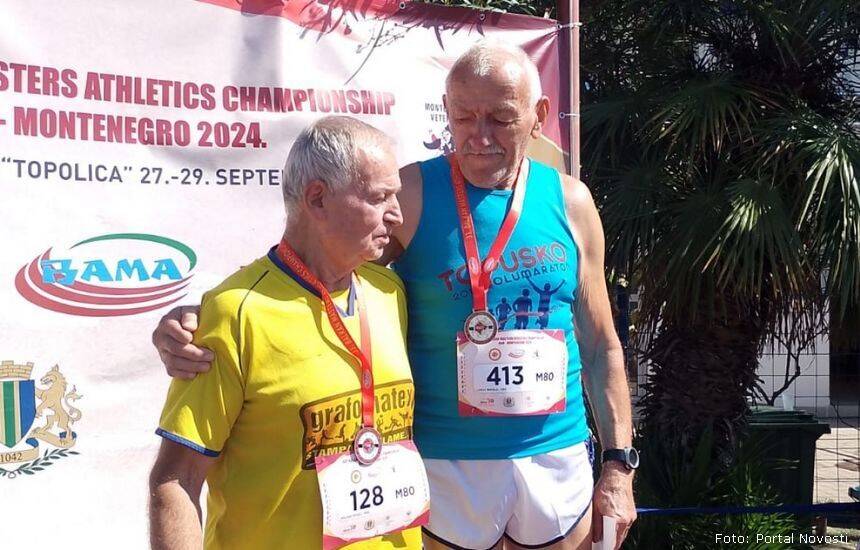 Nikola Lukač prima zlatnu medalju