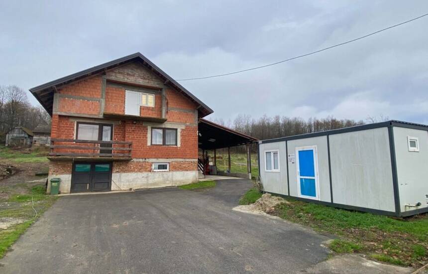 Kuća i kontejner Pavla i Smilje Kukolače