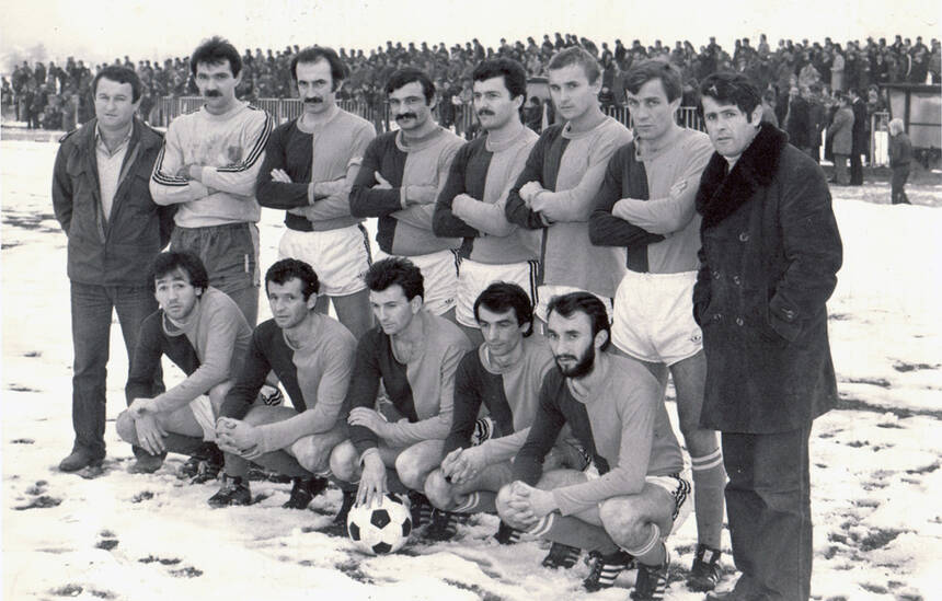 Momčad Banije i golman Milan Klobučar uoči utakmice protiv Dinama u Glini, 5. studenog 1980.