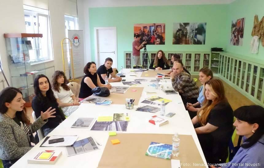 Razgovor umjetnika u Prosvjetnijoj biblioteci (foto Nenad Jovanović)