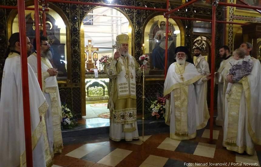 Vladika Kirilo na liturgiji u Zagrebu (foto Nenad Jovanović)