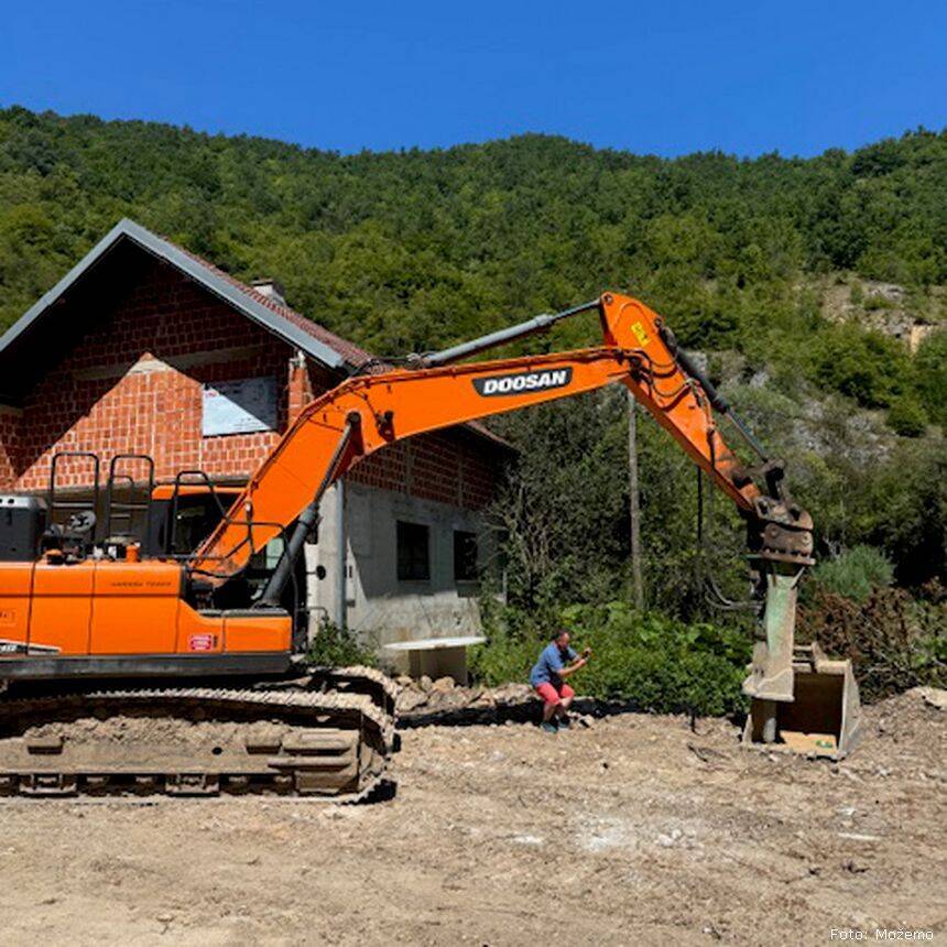 Bageri kod Vrela Une u srijedu (foto Možemo!)