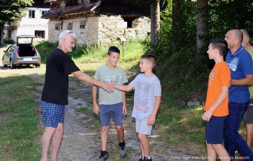 Iznenada stigli gosti iz Srbije