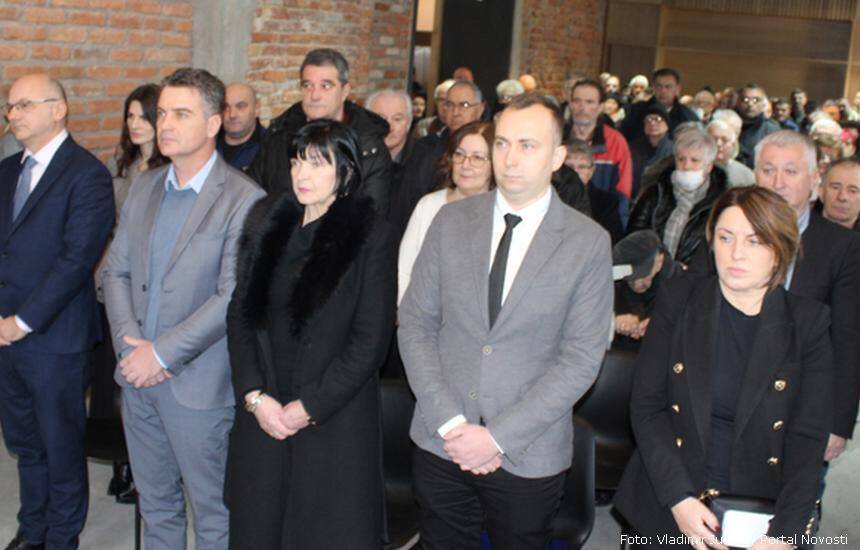 sretenje u glini