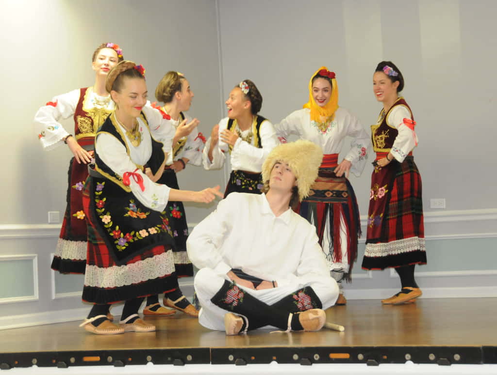 Folklorni_ansambl_Oko_sokolovo_iz_Čikaga1.jpg