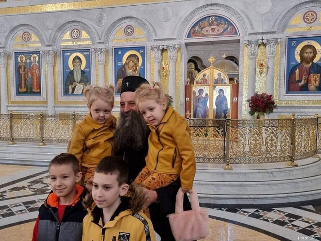djeca_sa_banije_i_korduna_kod_patrijarha13.jpg