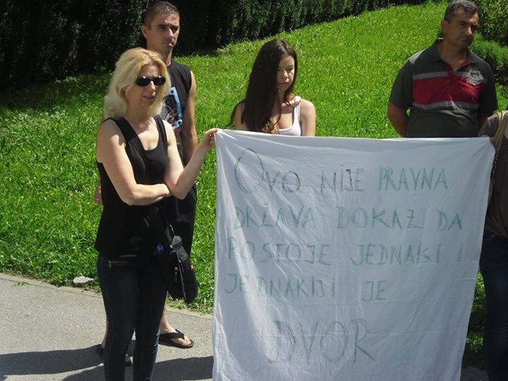 Dvor_Protest_05.jpg