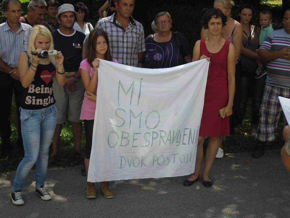Dvor_Protest_10.jpg