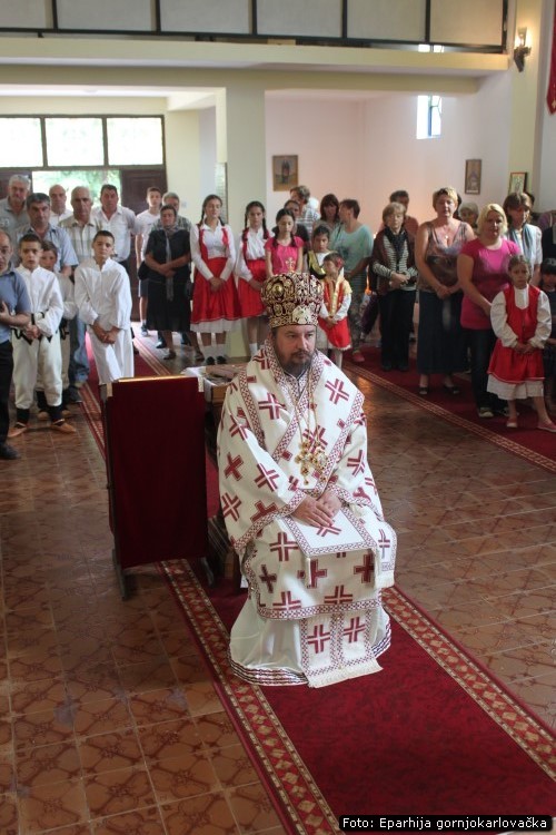 Hramovna_slava_u_Topuskom_01.jpg