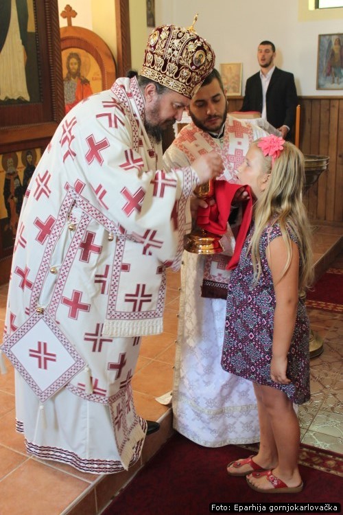 Hramovna_slava_u_Topuskom_05.jpg