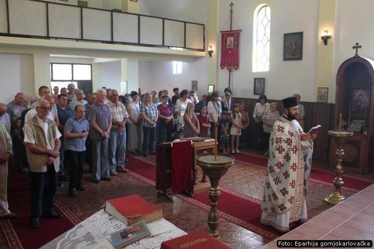 Hramovna_slava_u_Topuskom_06.jpg