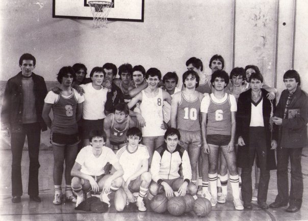 KK Mladost iz 1978. godine, kada je i osnovana. Slika nastala u OŠ Ivan Rukavina Siđo u Petrinji