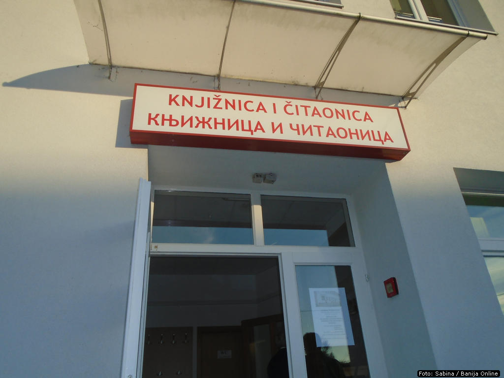 Knjizevno_vece_u_Dvoru_18.jpg