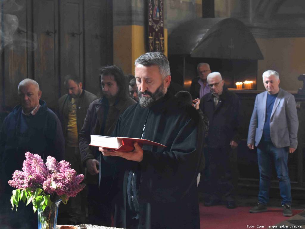 Liturgija_u_Dvoru_4.jpg