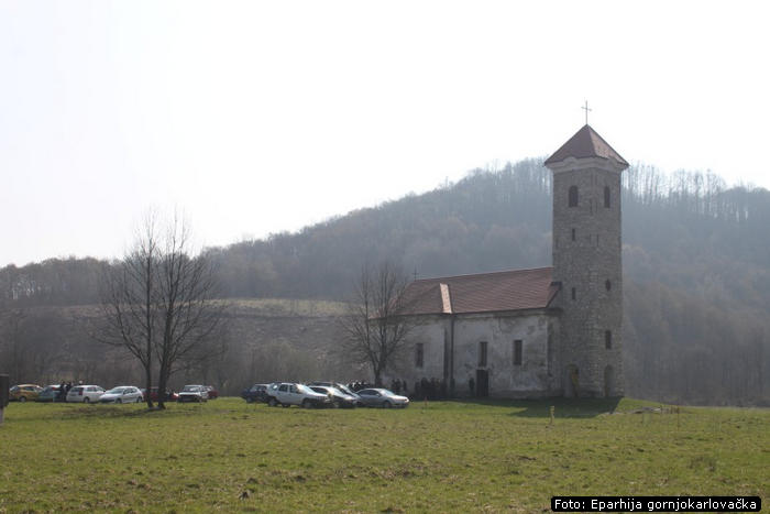 Arhijerejska_Liturgija_u_manastiru_Komogovina_1.jpg