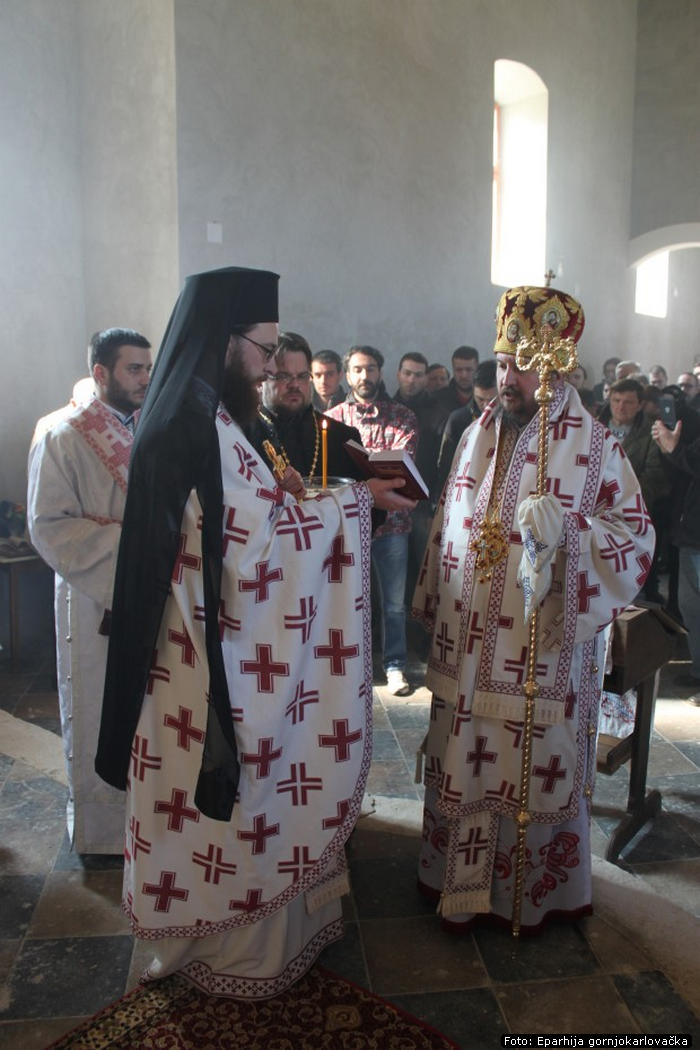 Arhijerejska_Liturgija_u_manastiru_Komogovina_10.jpg