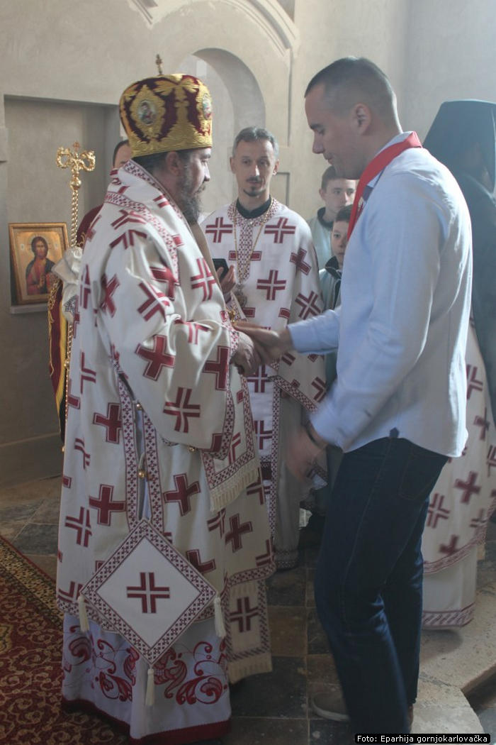Arhijerejska_Liturgija_u_manastiru_Komogovina_11.jpg