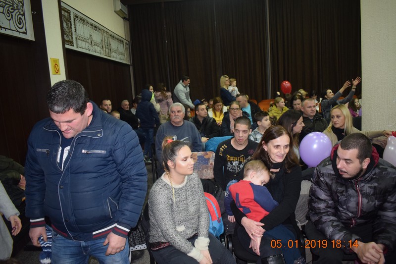 Subotica_dodjela_paketica_3.jpg