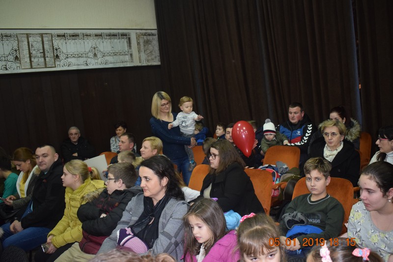 Subotica_dodjela_paketica_4.jpg
