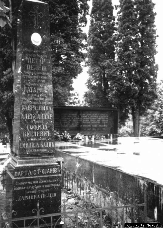Obiteljska grobnica Pelešovih