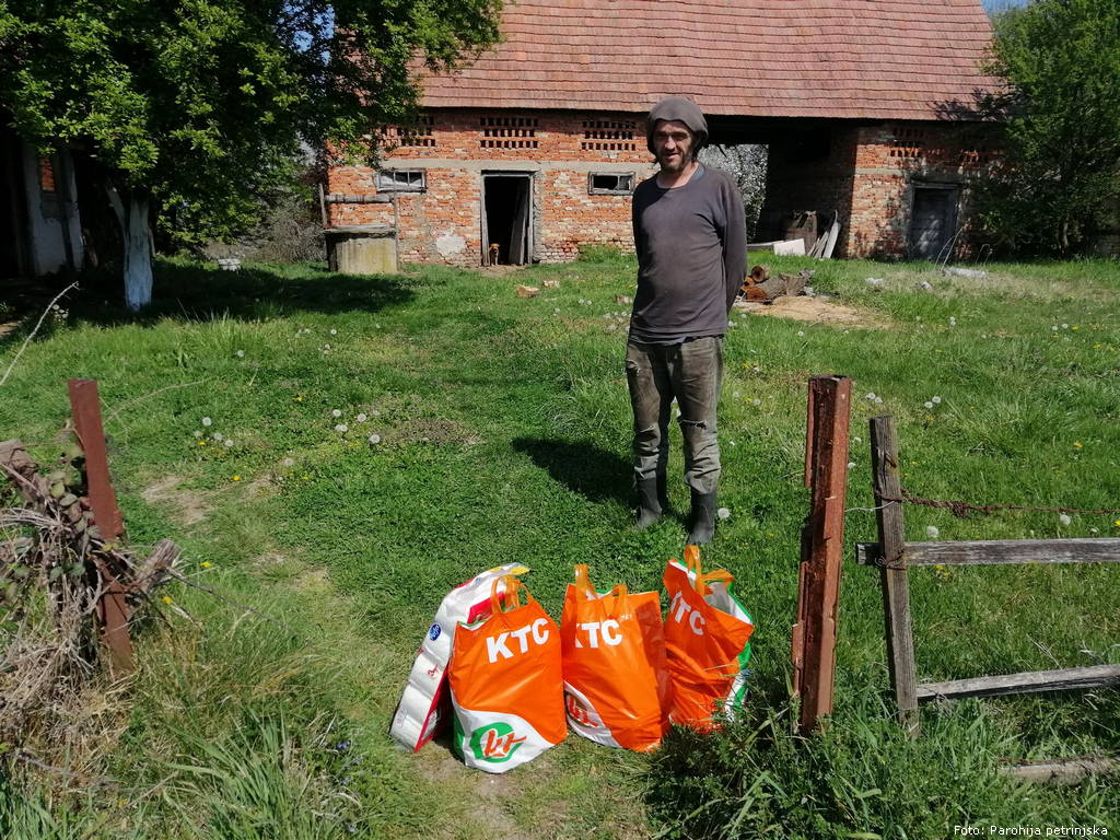Otac_Sasa_pomoc_16.jpg