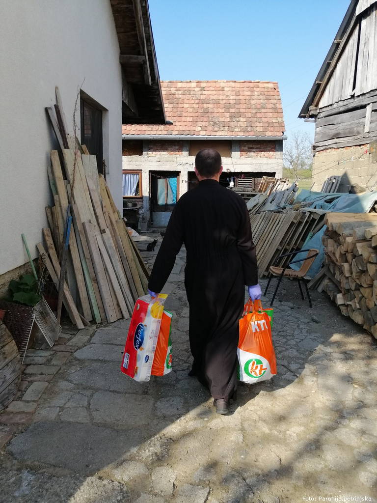 Otac_Sasa_pomoc_21.jpg