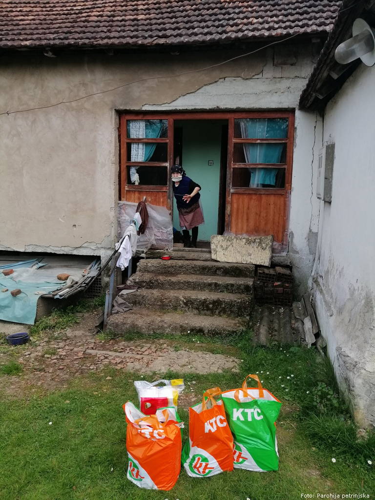 Otac_Sasa_pomoc_37.jpg