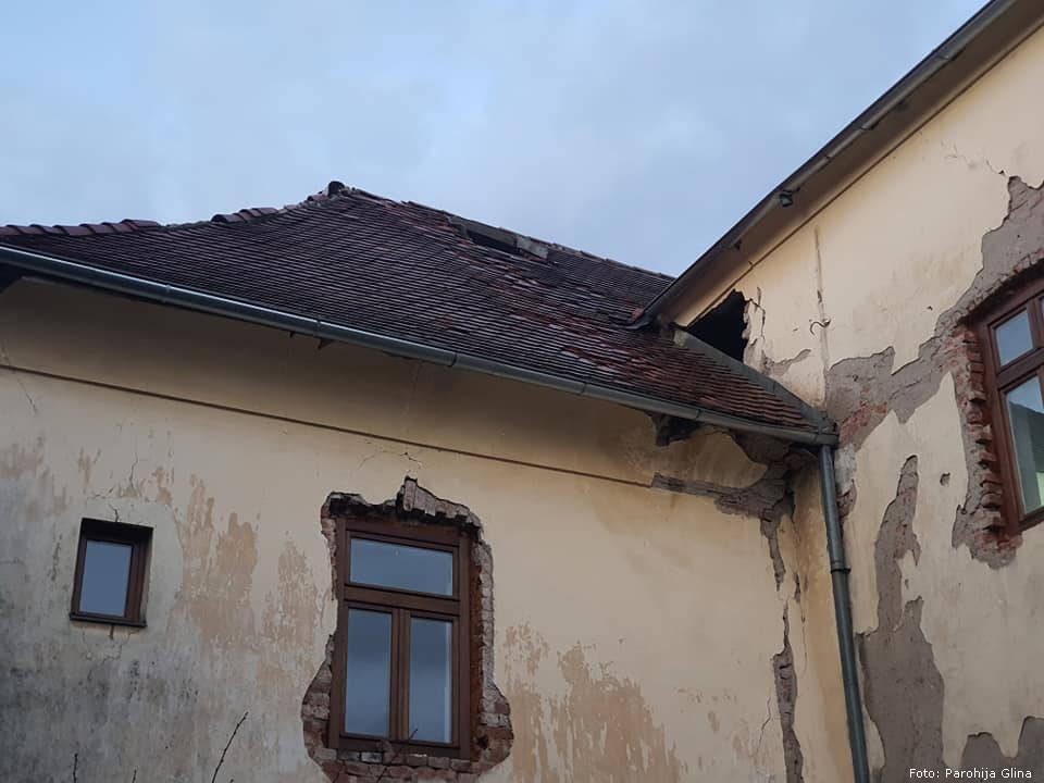 Parohijski_dom_Glina_1.jpg